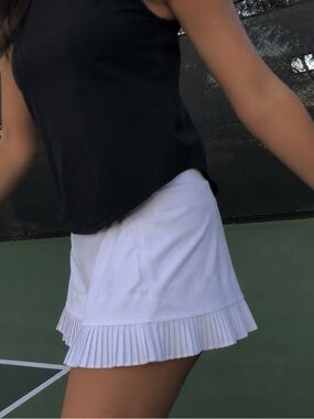 Lululemon Rare City Sky Run By Skirt in White Size 4